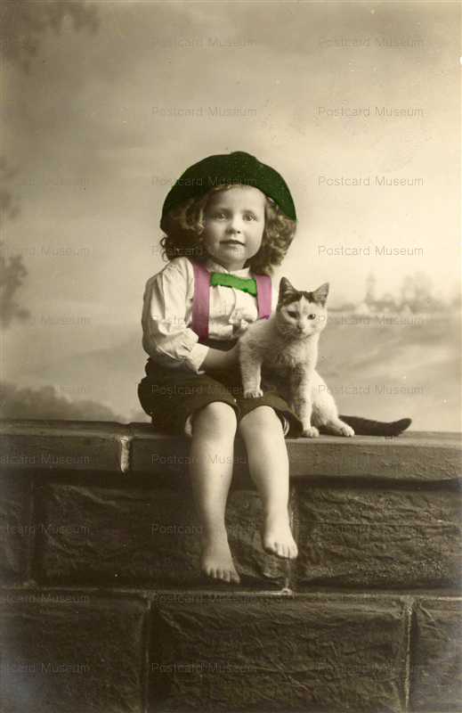 ac010-Cute Little Kid with Cat