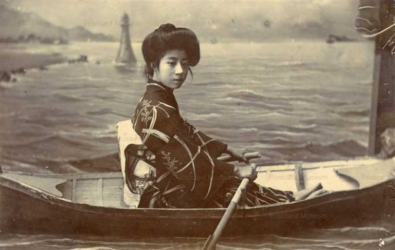 bh020-ボートに乗る女性