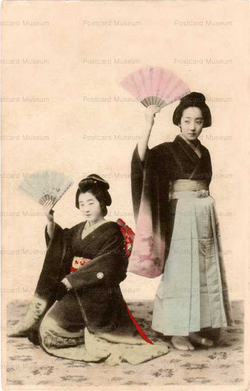 br320-扇 袴と着物美人