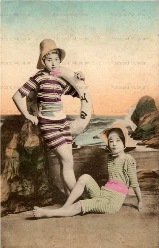 bs004-浮輪を持つ縞水着２人