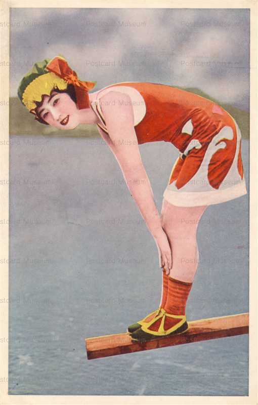 bs500-カラフル水着の女性 飛込み台