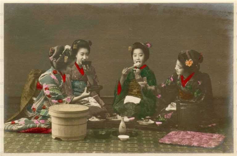 m656-舞妓五人 食事