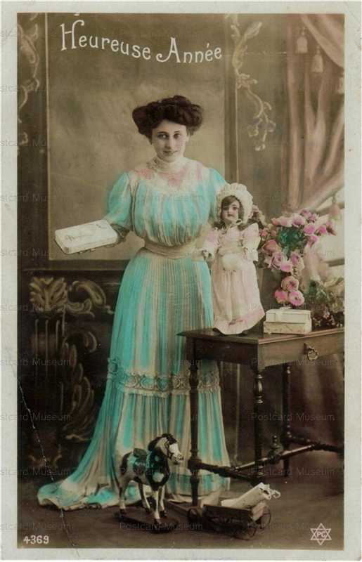 do029-Stand Bonnet Doll