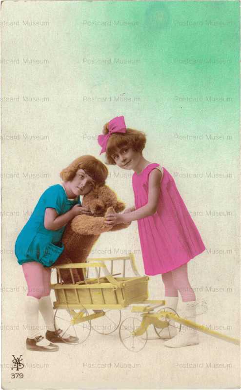 do065-Teddy Bear with Children