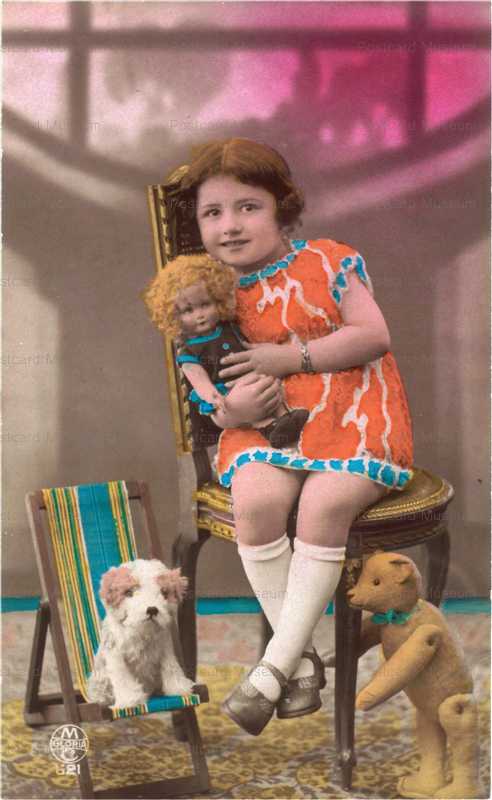do067-Teddy Bear Dog and Doll
