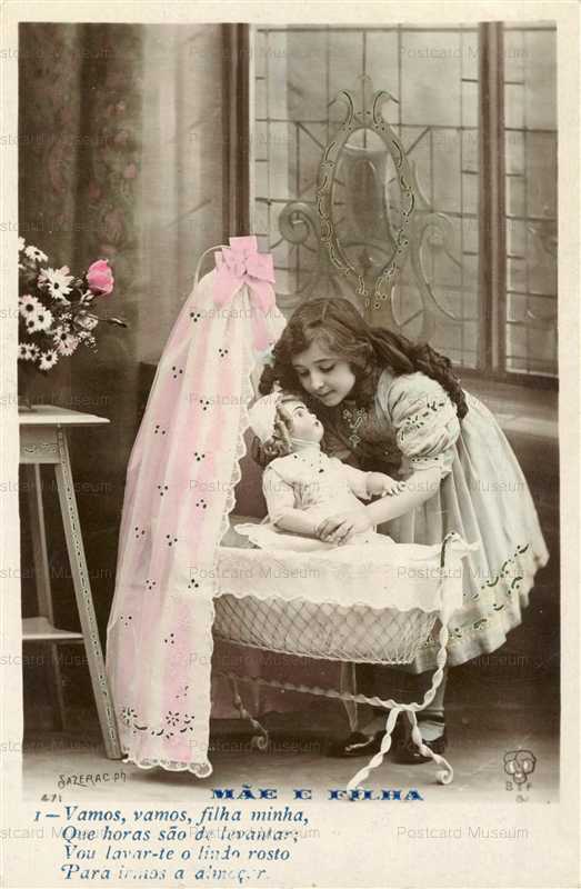 do087-Edwaedian Girl with Big Doll and Toy Cradle