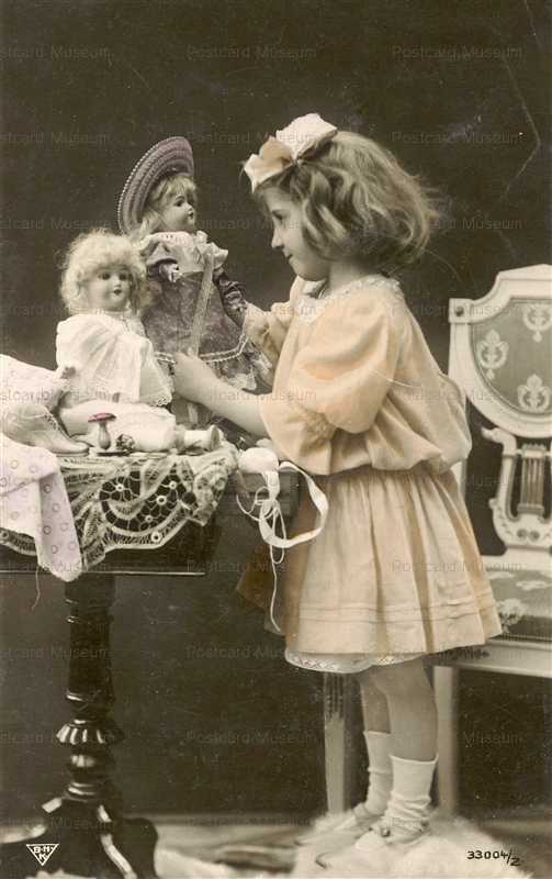 do088-Edwardian Girl 2Dolls with Hat