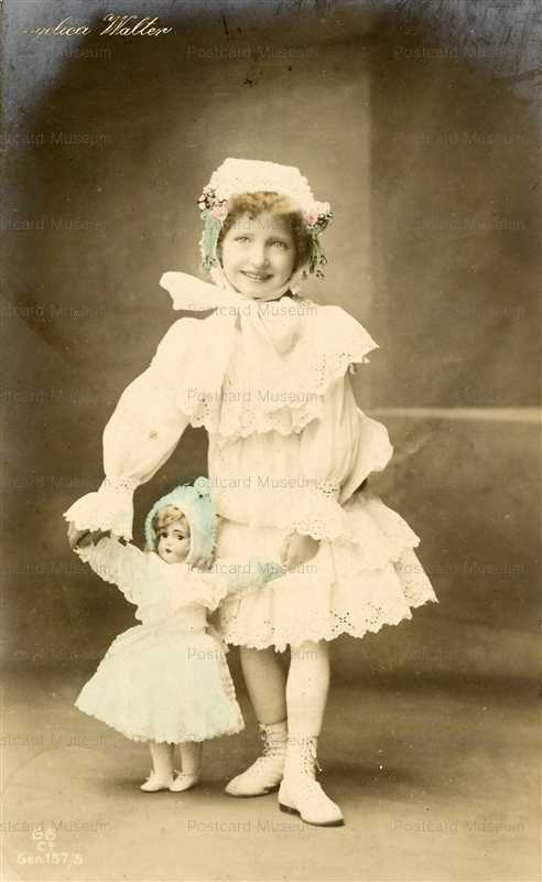 do093-Young Girl Stage Star Walter Dance Doll