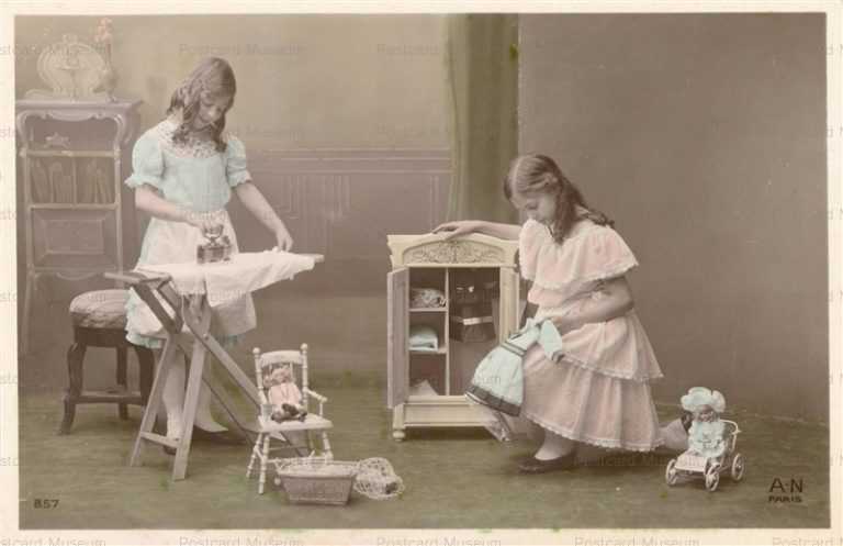 do107-Toys Doll Dollhouse