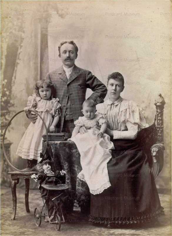 dob030-Family