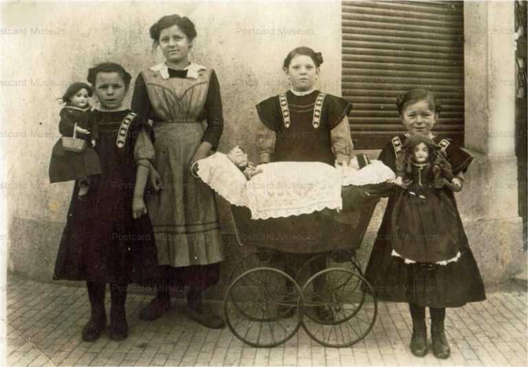 dob032-4Girls