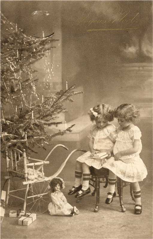 dob097-Girls&Doll Christmas Greeting