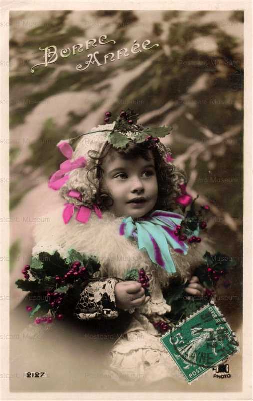 eg016-Girl with Berries Bonne Annee