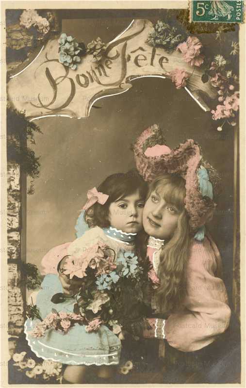 eg062-Little Girls Hugging Bon Fete