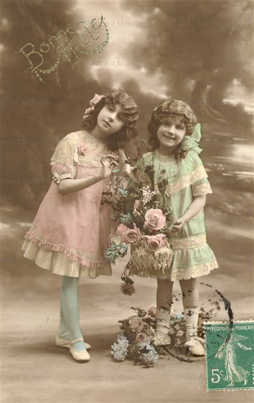 eg088-Cute Girls with Flowers Bonne Fete
