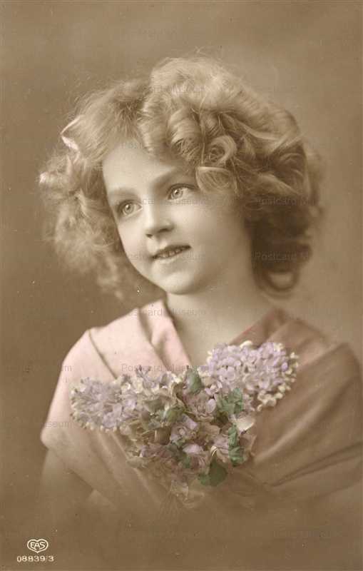 eg095-Girl with Flowers