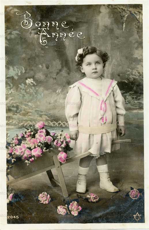 eg102-Cute Girl with Roses