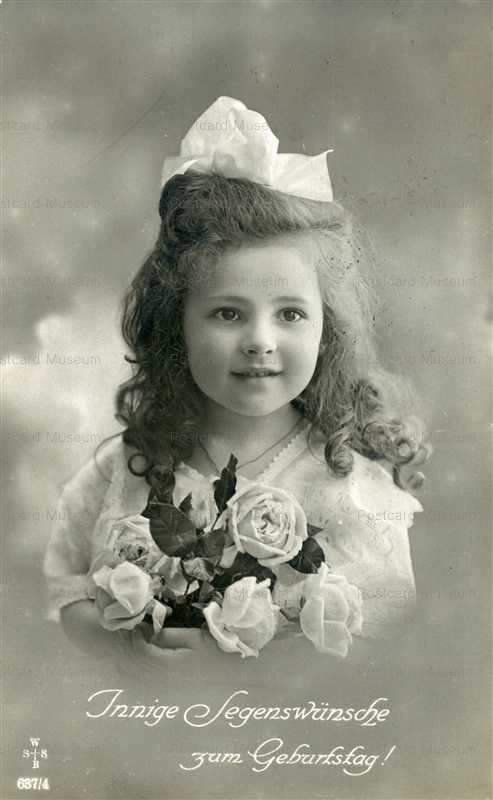 eg105-Girl with Roses