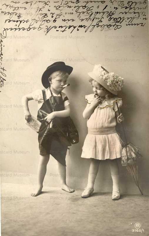 eg160-Little Girl&Boy with Cigarette