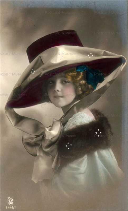 eg216-Big Hat Cute Edwardian