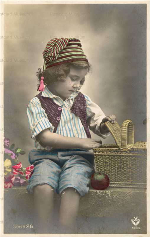 eg520-Sitting Boy with Basket