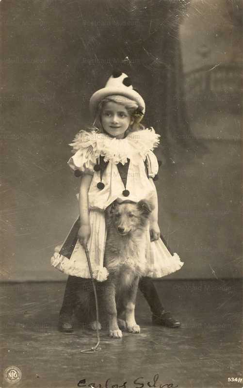 egb075-Circus Pierrete with Border Collie