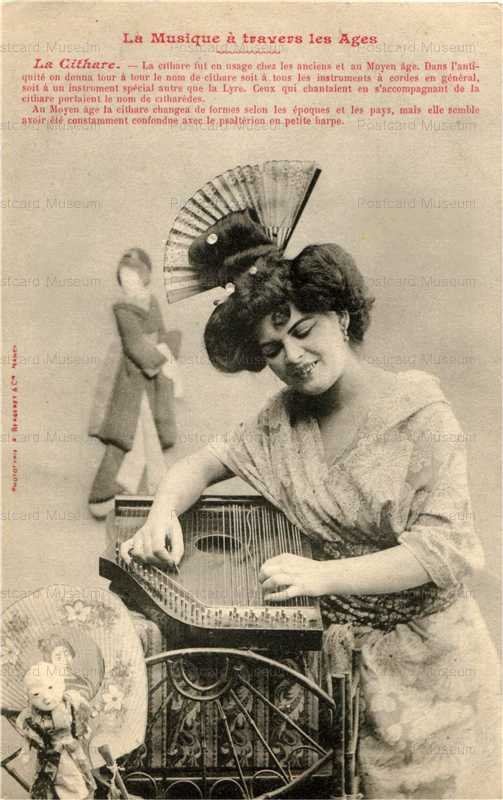 el960-Japonisme Woman Play Music
