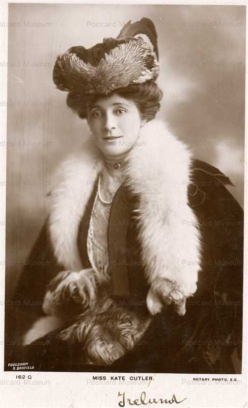 elb110-Fur Bonnet Lady