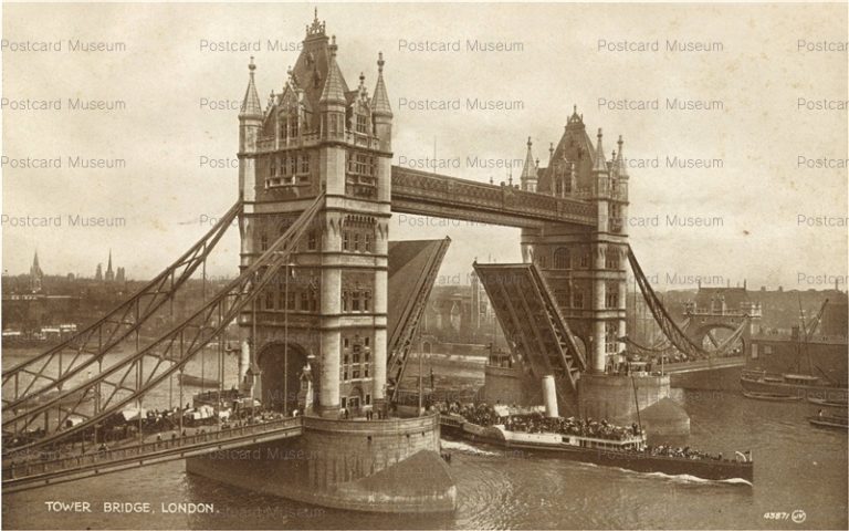 ge052-Tower Bridge London