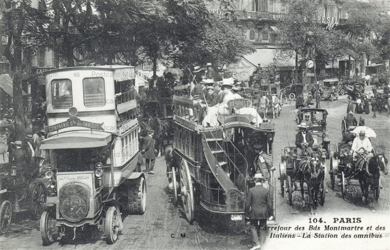 gf030-Paris Carrefour des Bds Montmarte et des Italiens- La Station des omnibus
