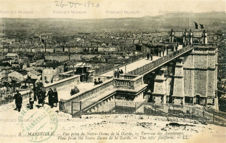 gf1090-Marseille Vue prise de Notre-Dame de la Garde Terrasse des Ascenseurs