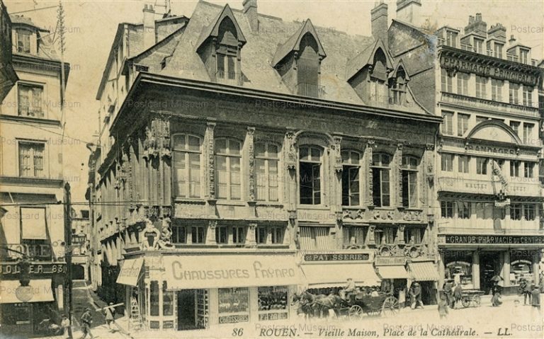 gf1730-Rouen Vieille maison place de la cathedrale