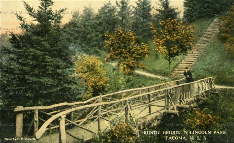 usa186-Rustic Bridge in Lincoln Park Tacoma U.S.A.