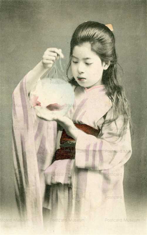 ba080-金魚鉢を持つ少女