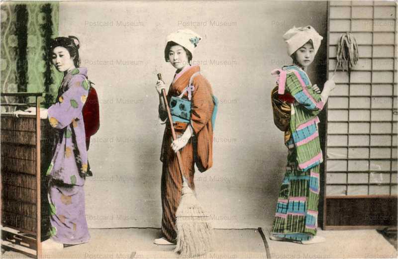 Fk012 掃除するほうかむり美人 絵葉書資料館