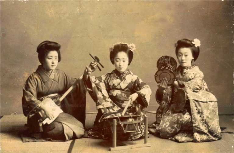 mb024-舞妓三人 芸の稽古