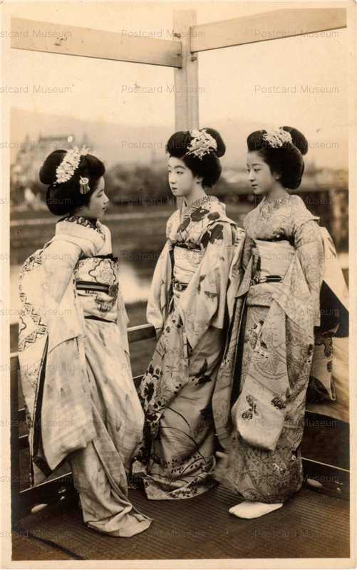 mb037-舞妓三人 床