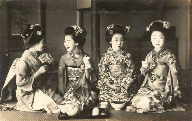 mb080-舞妓四人 談笑