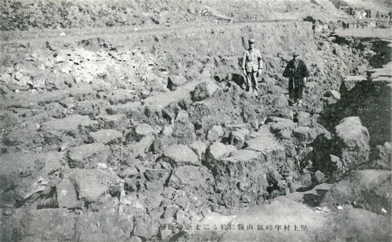 cht415-堅上村字峠區山腹に於る二丈余の断層