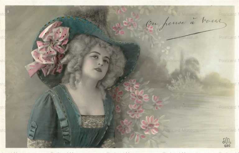 el070-Bonnet Edwardian Lady