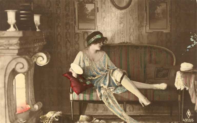 el235-Beautiful Woman Risque Sofa