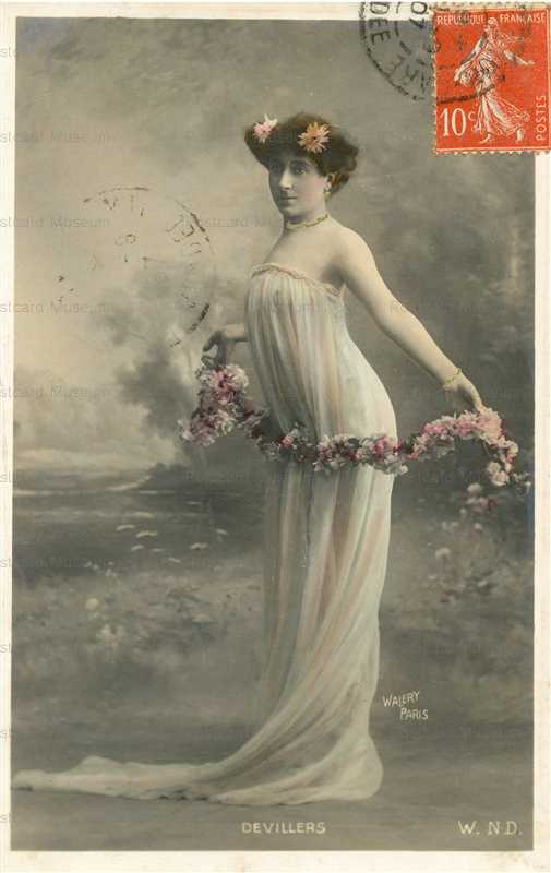 el440-Lady with Flowers