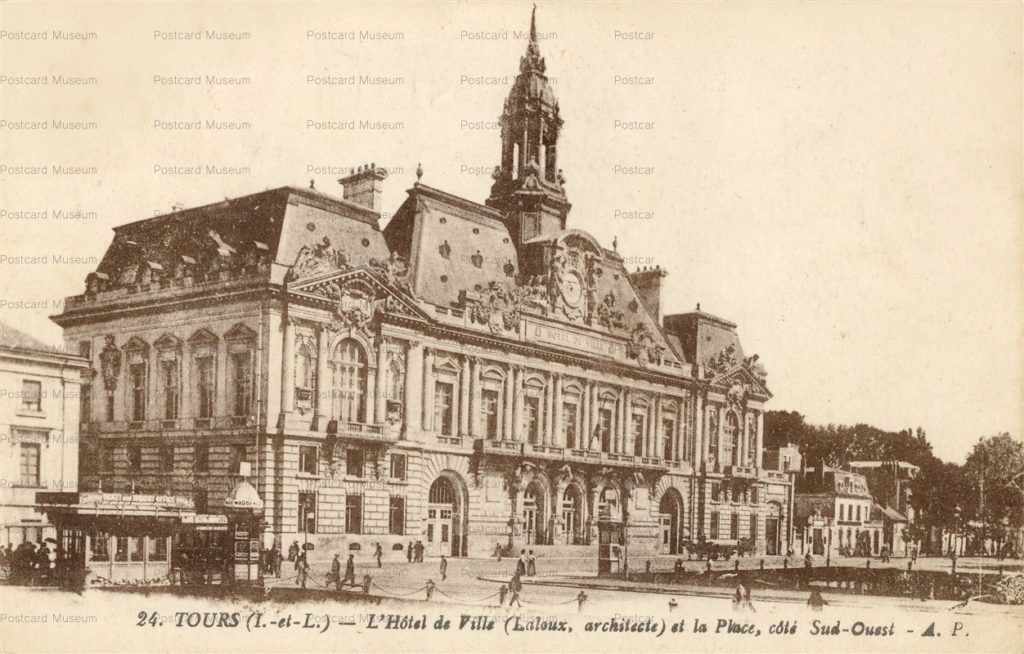 gf2110-Tours L'Hotel de Ville et la Place cote Sud-Ouest